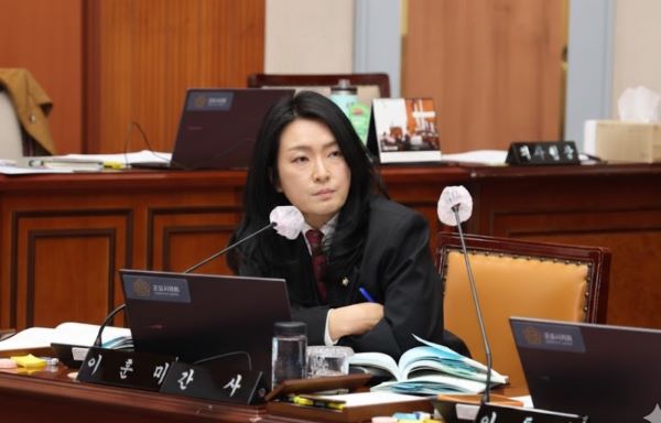[기고] 정의는 계산으로 완성되지 않는다 : 트롤리 딜레마 앞에 선 시의원의 고뇌