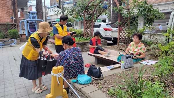 산본1동 지역사회보장협의체, 복지사각지대 발굴 및 자살예방 캠페인 실시